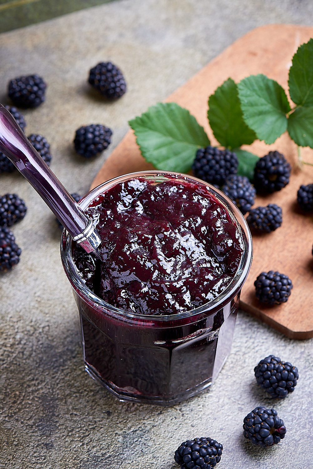 photo culinaire de confiture de mûres maison