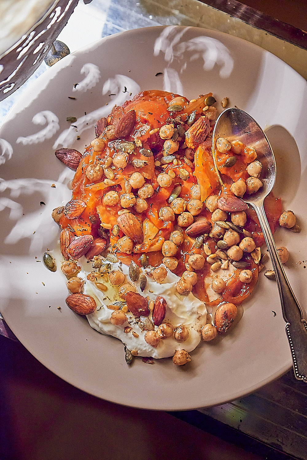 recette de Poivrons grillés, pois chiches et amandes aux épices