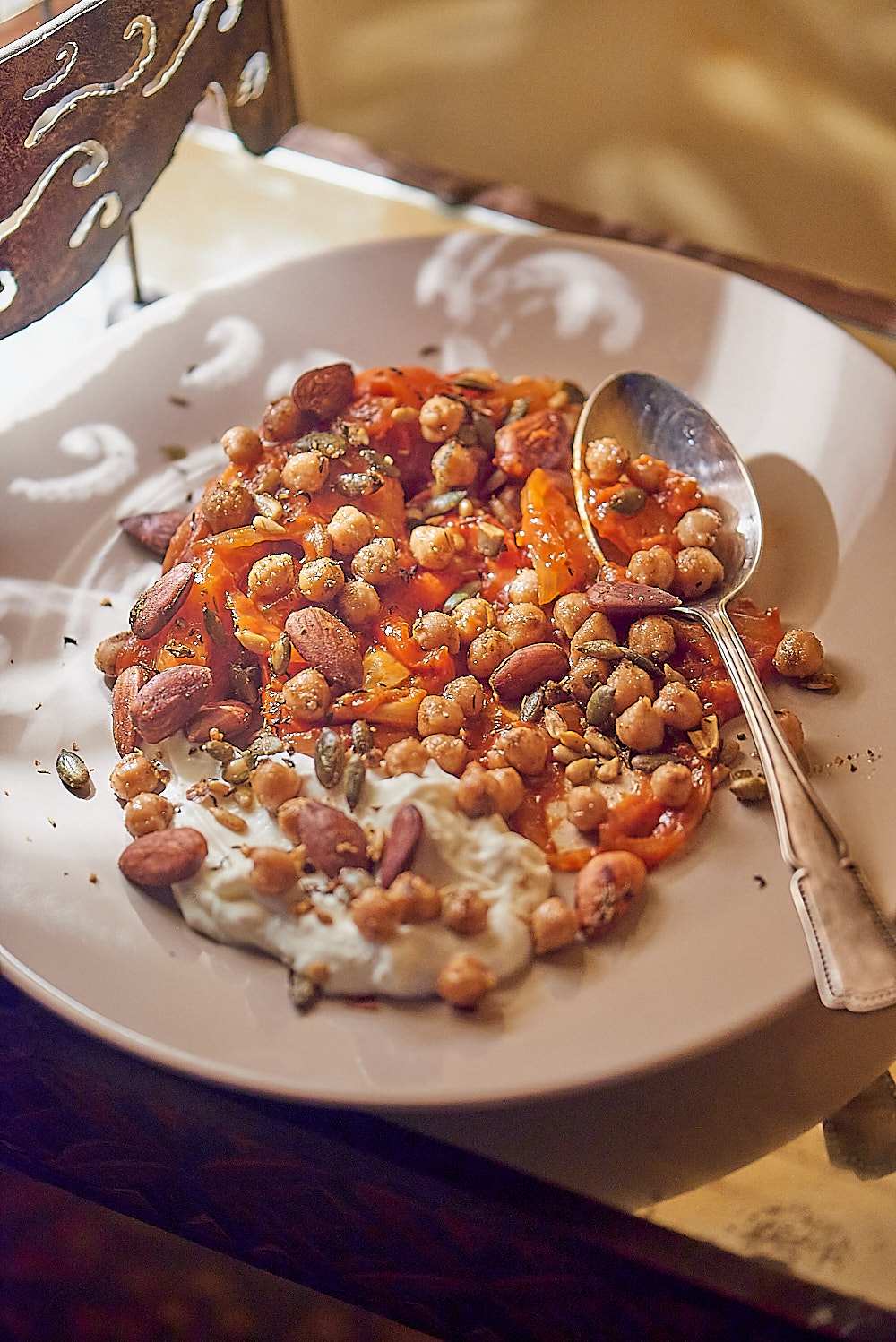 photo culinaire de Poivrons grillés, pois chiches et amandes aux épices