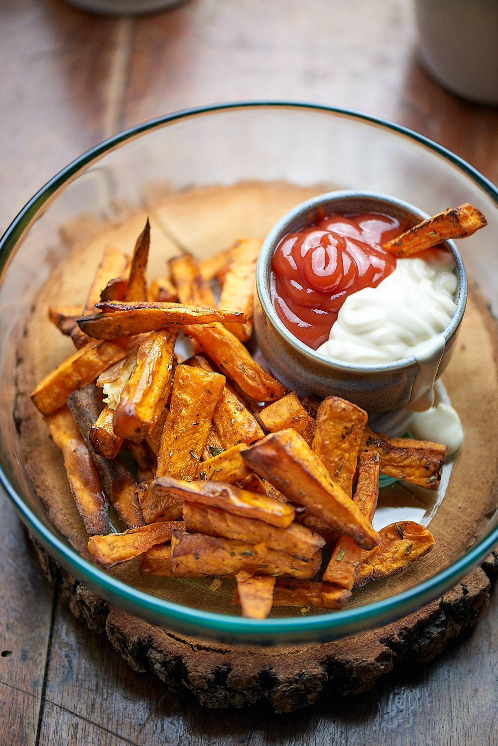 photo culinaire de frites de patate douce croustillantes à l'airfryer