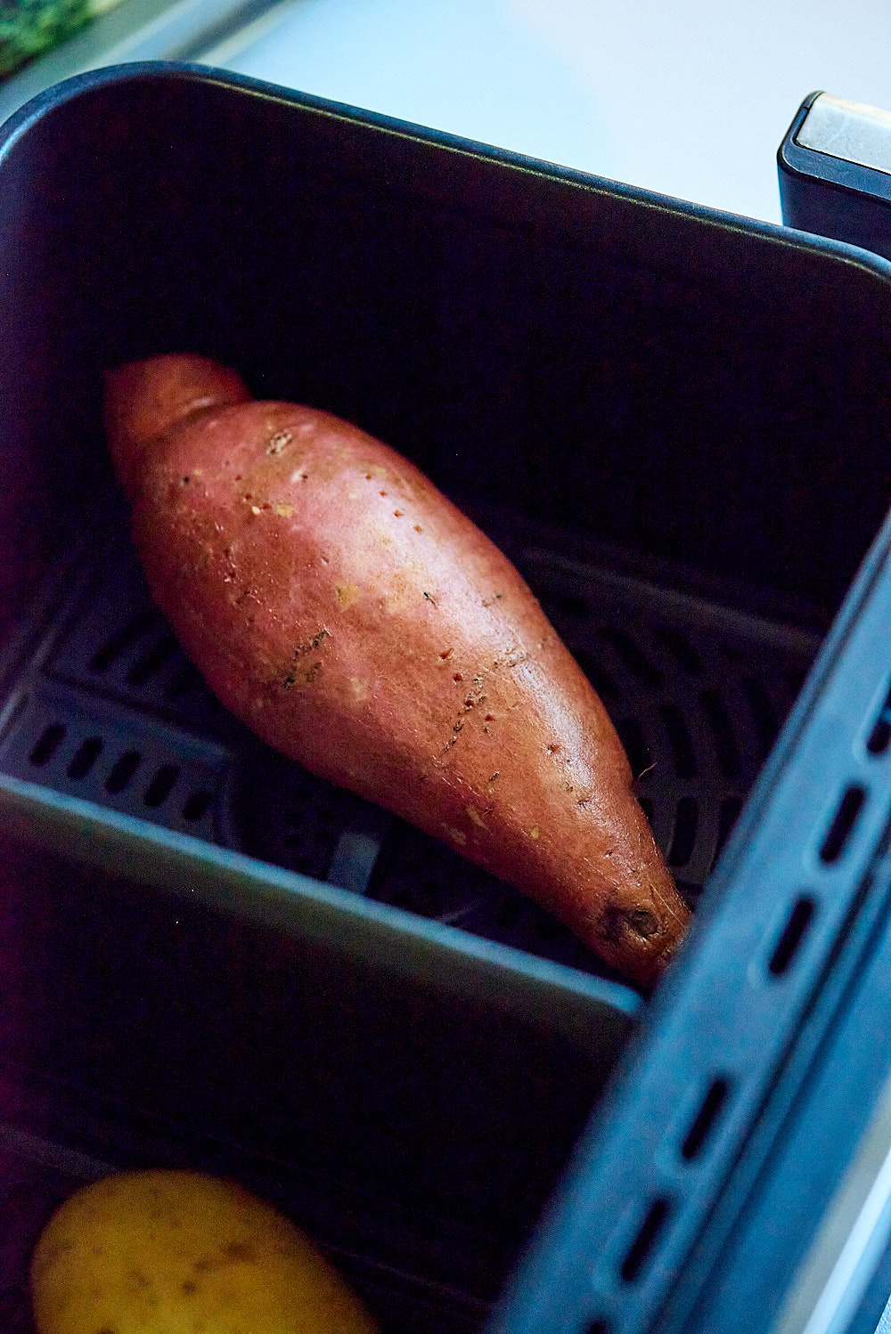 photo de patate douce avant la cuisson à l'airfryer