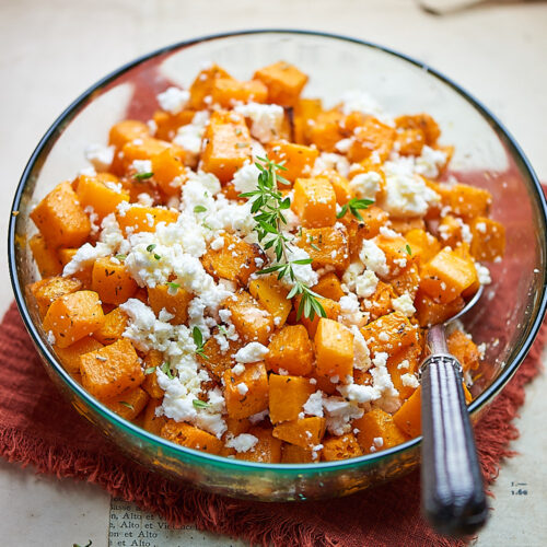 recette de salade de dés de butternut à l'airfryer et feta