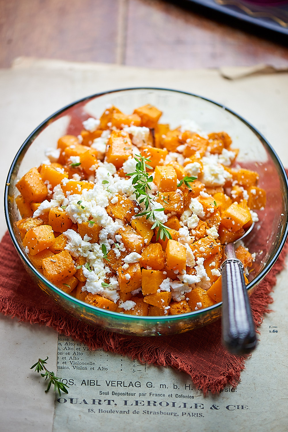 recette de salade de dés de butternut rôtis à l'airfryer et feta