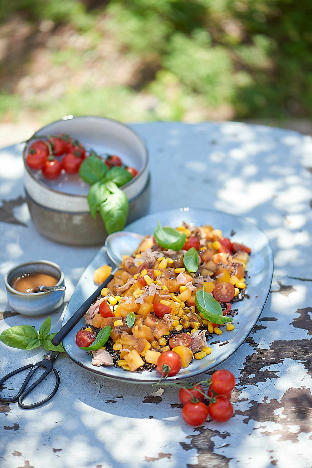 photo de Salade de quinoa et riz noir, maïs et tomates jaunes