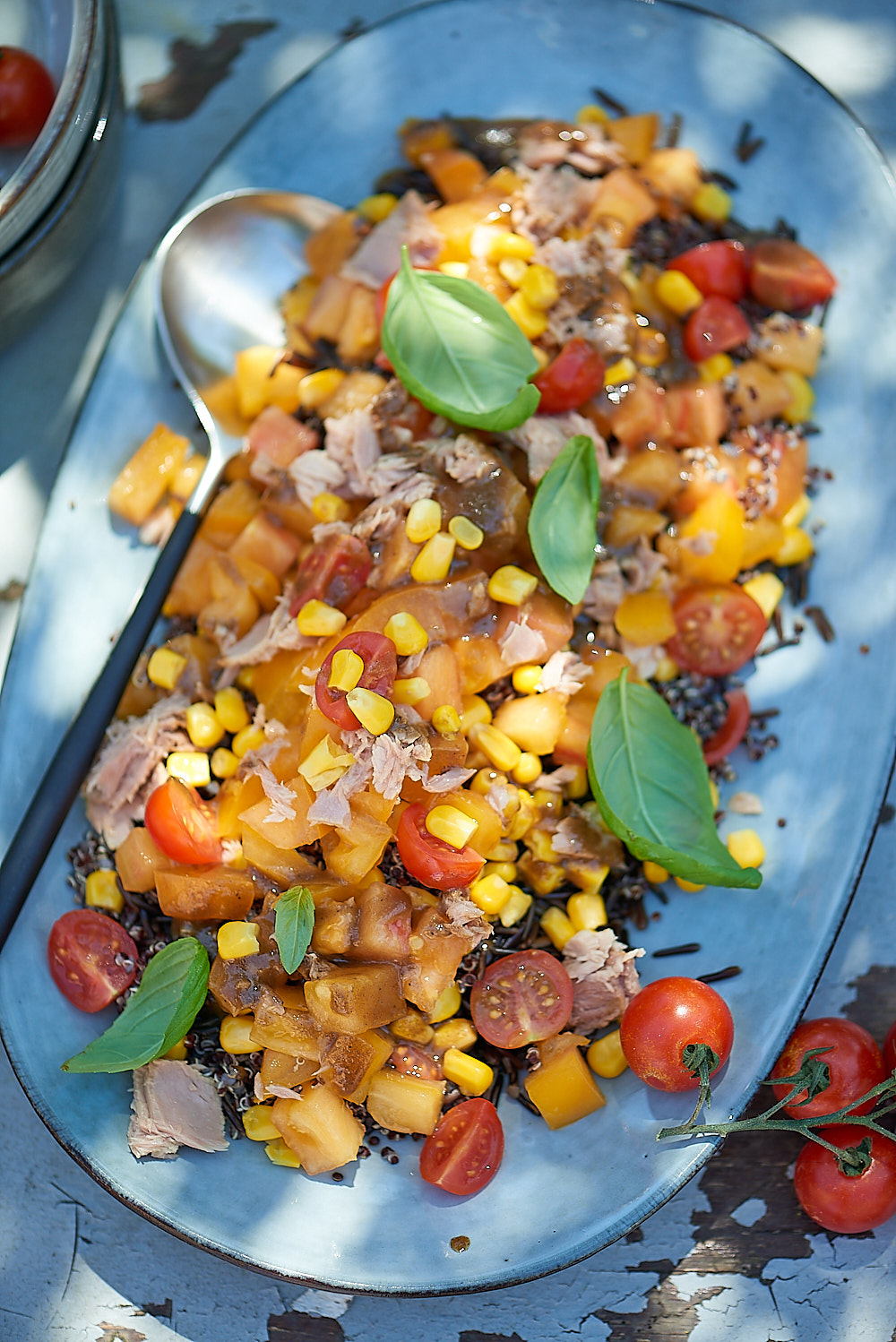 photo culinaire de Salade de quinoa et riz noir, maïs et tomates jaunes
