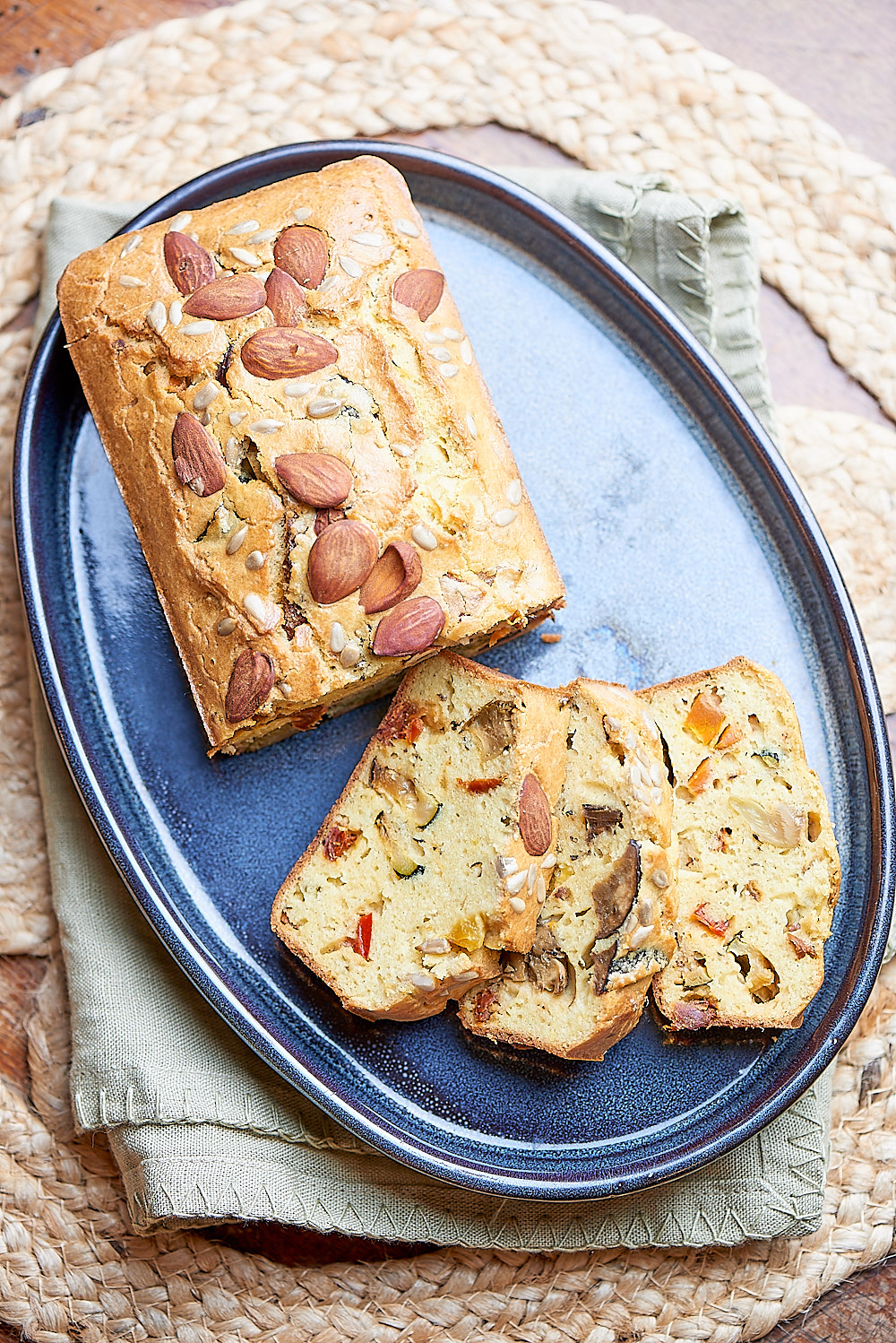 photo culinaire d'un cake salé au airfryer