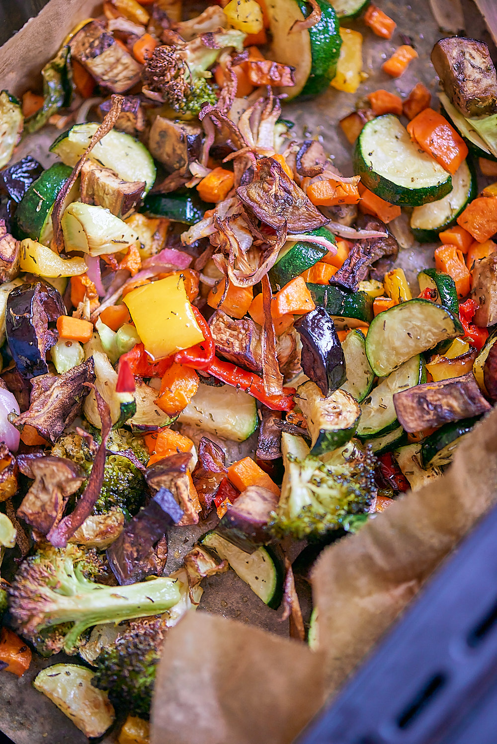 photo de la cuisson des légumes rôtis à l'airfryer