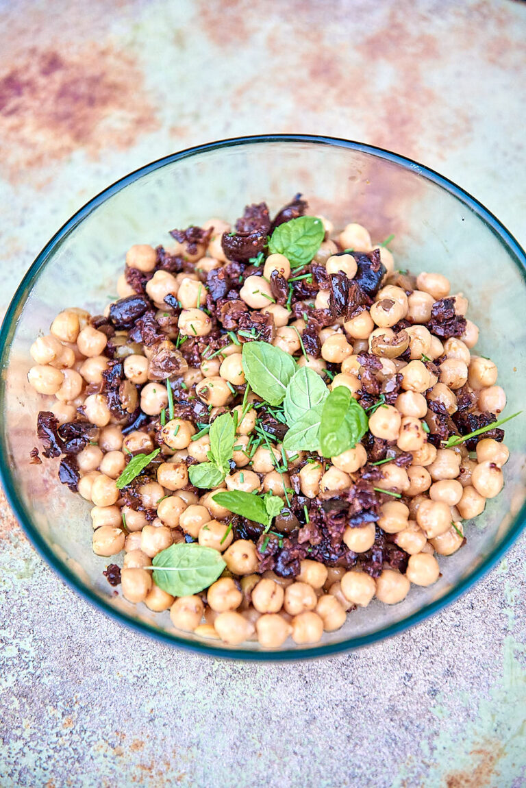 recette de salade de pois chiches aux olives et à la menthe